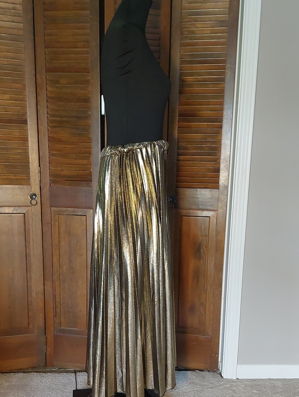 Gold Metallic Pleated Midi Skirt Sz 2x - Picture 4 of 9